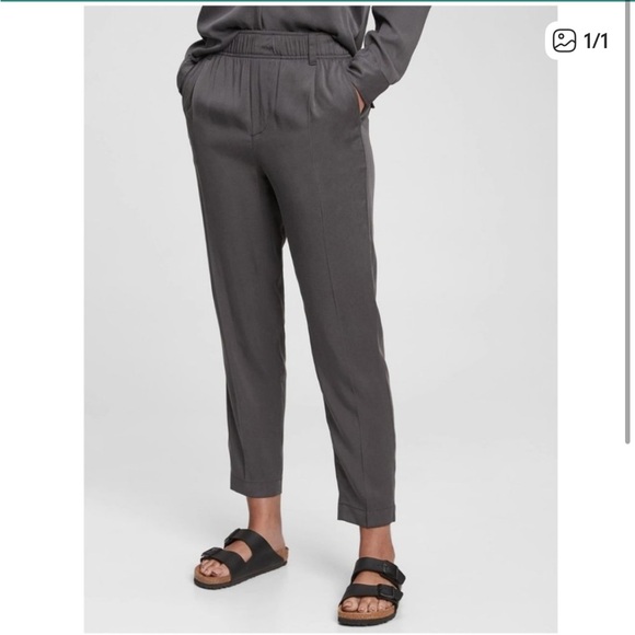 GAP Pants - GAP TENCEL Lyocell Pull-On Pants | Charcoal Gray | Size 10 | NWT